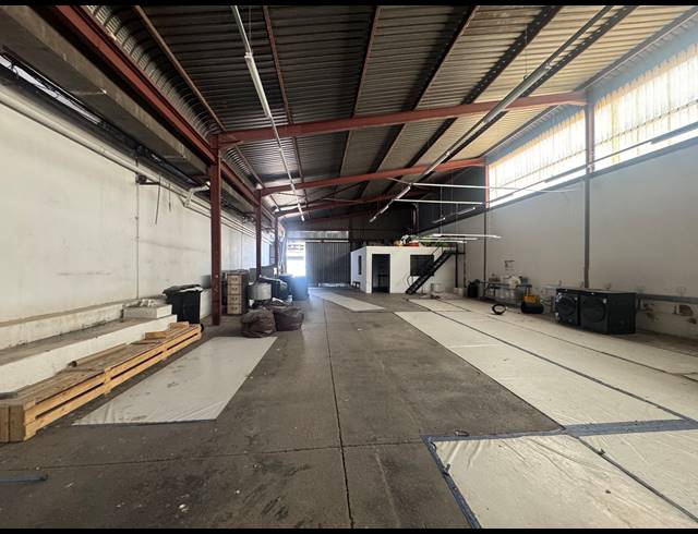 715M² WAREHOUSE TO LET IN WYNBERG
